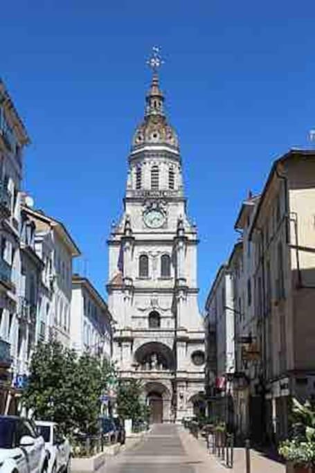 Апартаменти Le Notre Dame - Ma Cabotte Бург-ан-Бресс Екстер'єр фото
